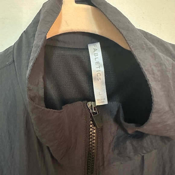 Fabletics Bobbie Glam Colorblock Cropped Jacket Black Full Zip size Large - Picture 4 of 16